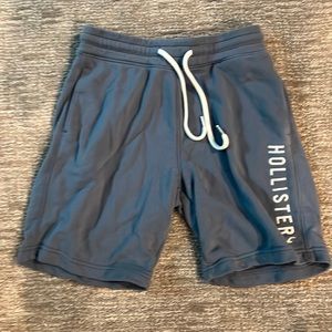 Mens Xs Hollister shorts.